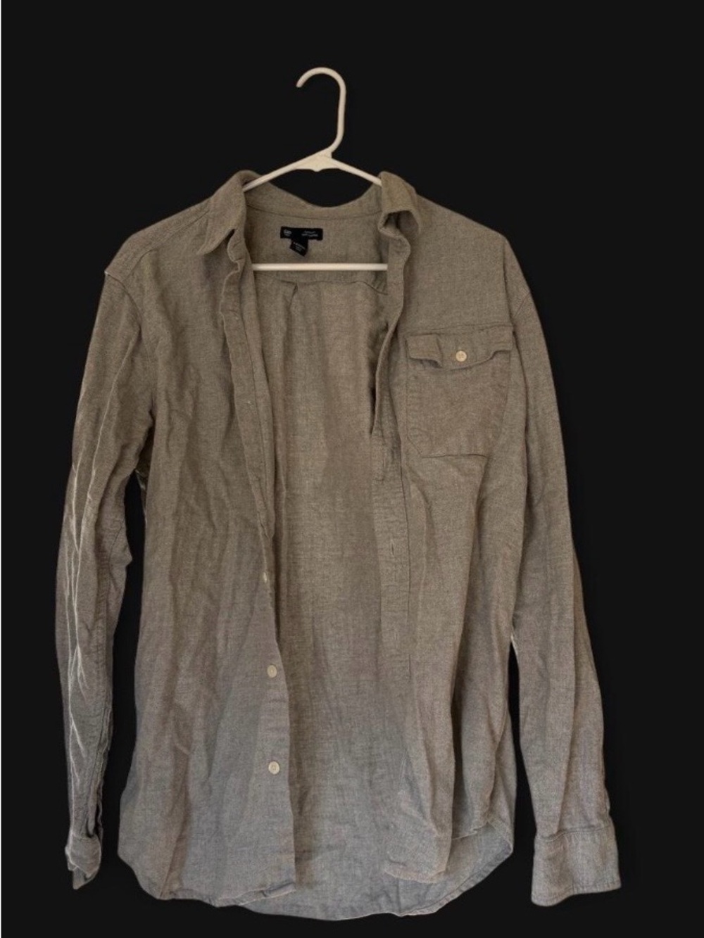 GAP Men's Casual Button-Down Shirt in Olive